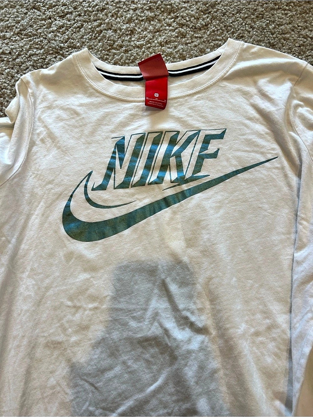Nike Swoosh Graphic Tee in White Medium Like New